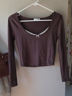 Altar'd State Women's Brown Long Sleeve Scoop Lace Trim Crop Top